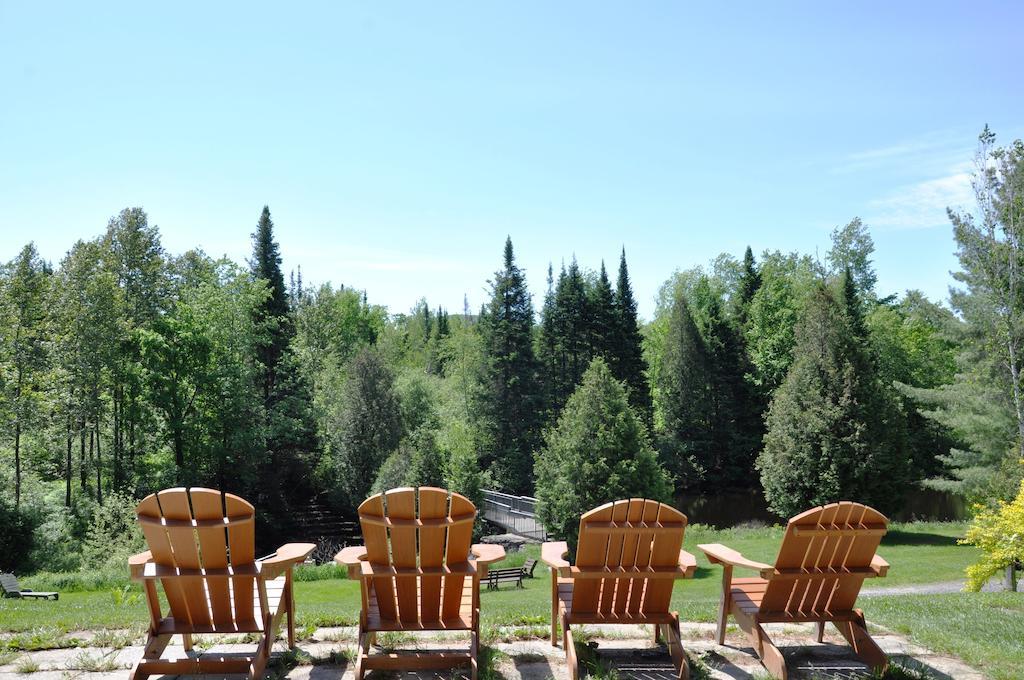 La Petite Auberge De Jouvence Magog ภายนอก รูปภาพ