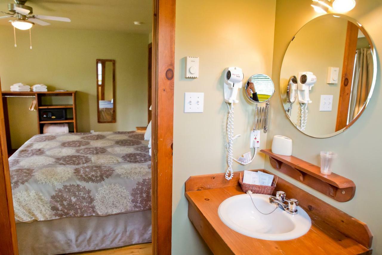 La Petite Auberge De Jouvence Magog ภายนอก รูปภาพ